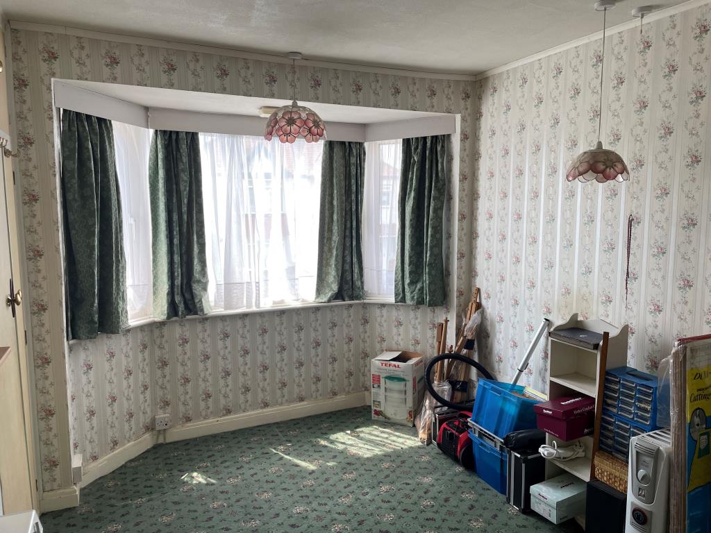 Lot: 19 - HOUSE IN NEED OF REFURBISHMENT AND REPAIR - Main double bedroom on first floor with window to front